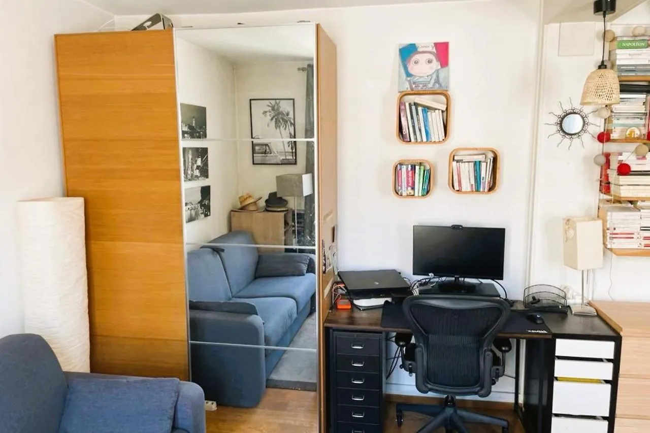 Bright Studio - Near Montmartre Apartment Paris France